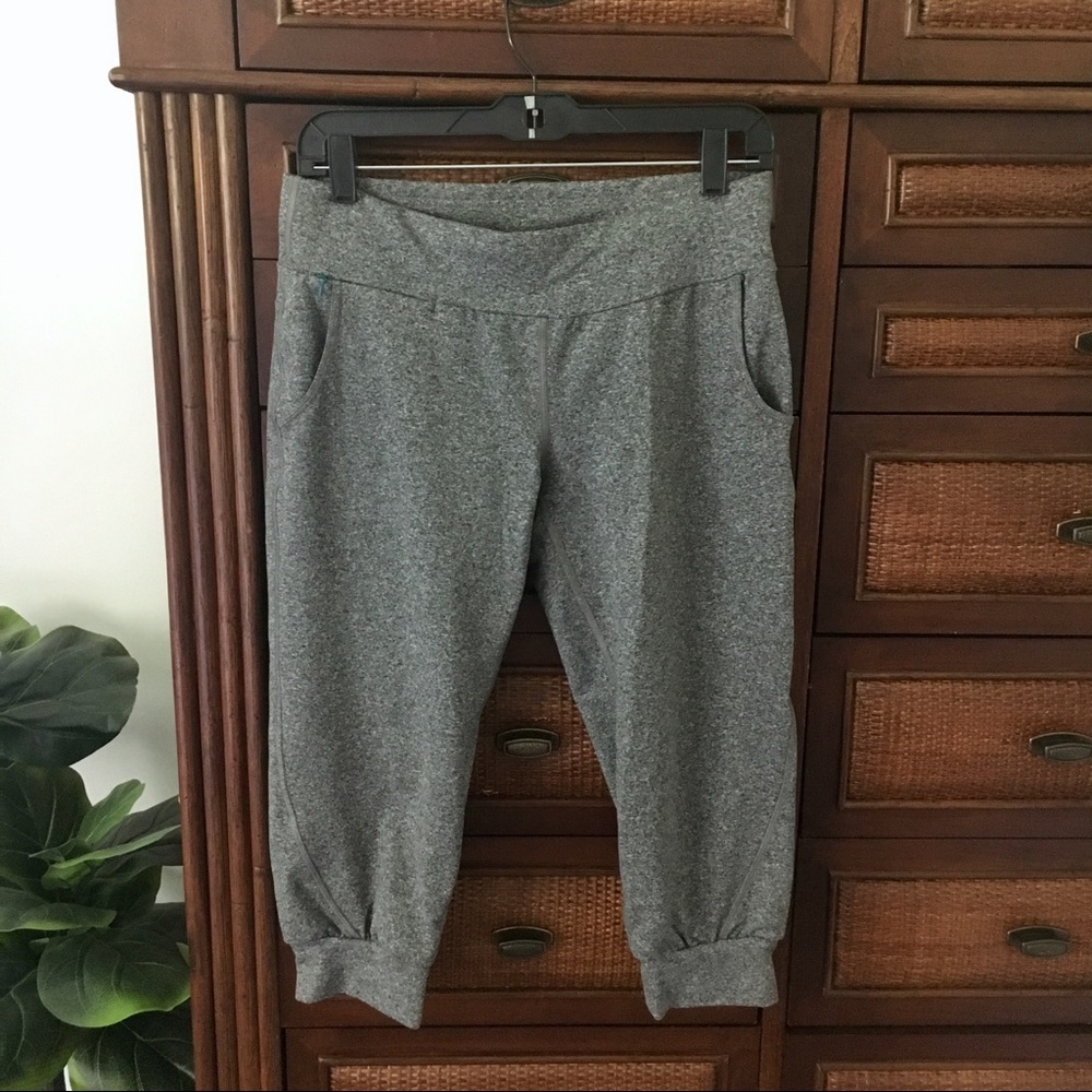 {North Face} Crop Joggers
